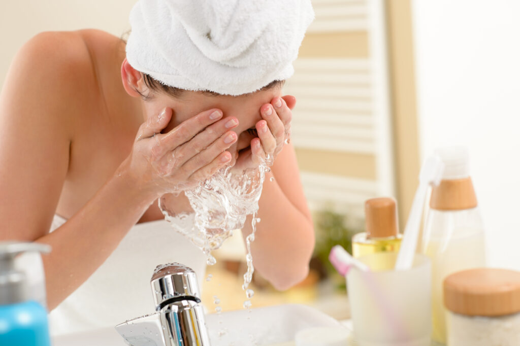 スキンケアの基本は洗顔！肌トラブルを防ぐおすすめの洗顔方法を解説-4