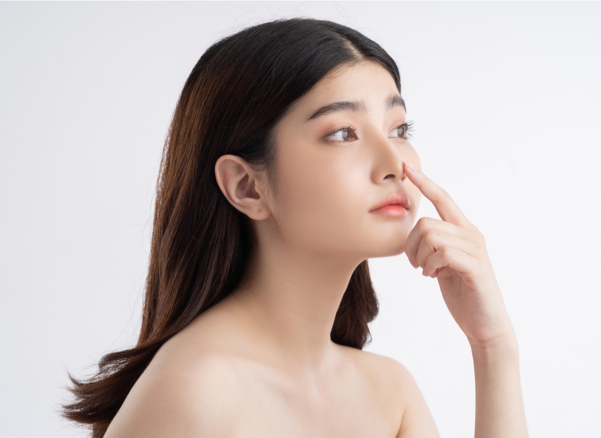 【整形いらず】鼻筋がない！とお悩みならメイク&マッサージで解決-2