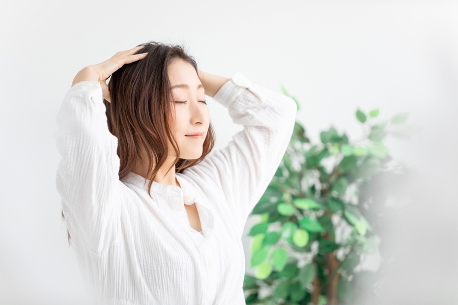 【原因別】頭痛の種類と対処法を紹介！美容効果もあるマッサージでセルフケア-8
