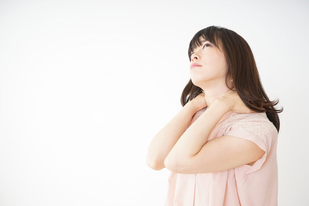 簡単にできる首こりストレッチ！寝ながらできてスッキリ-2
